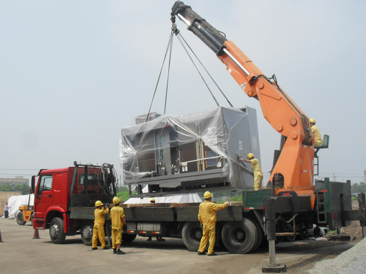 大型設(shè)備搬運的重物捆綁的吊裝